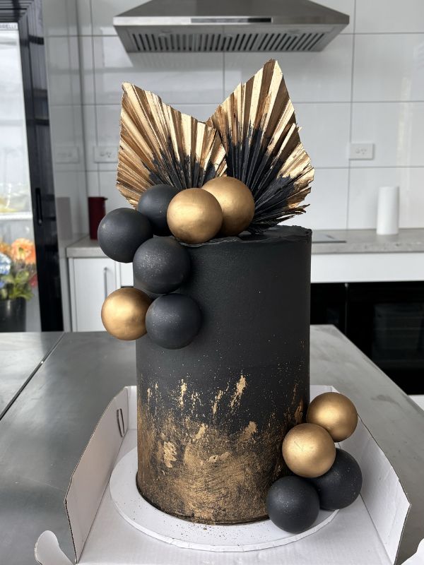 Cake with baloons in melbourne
